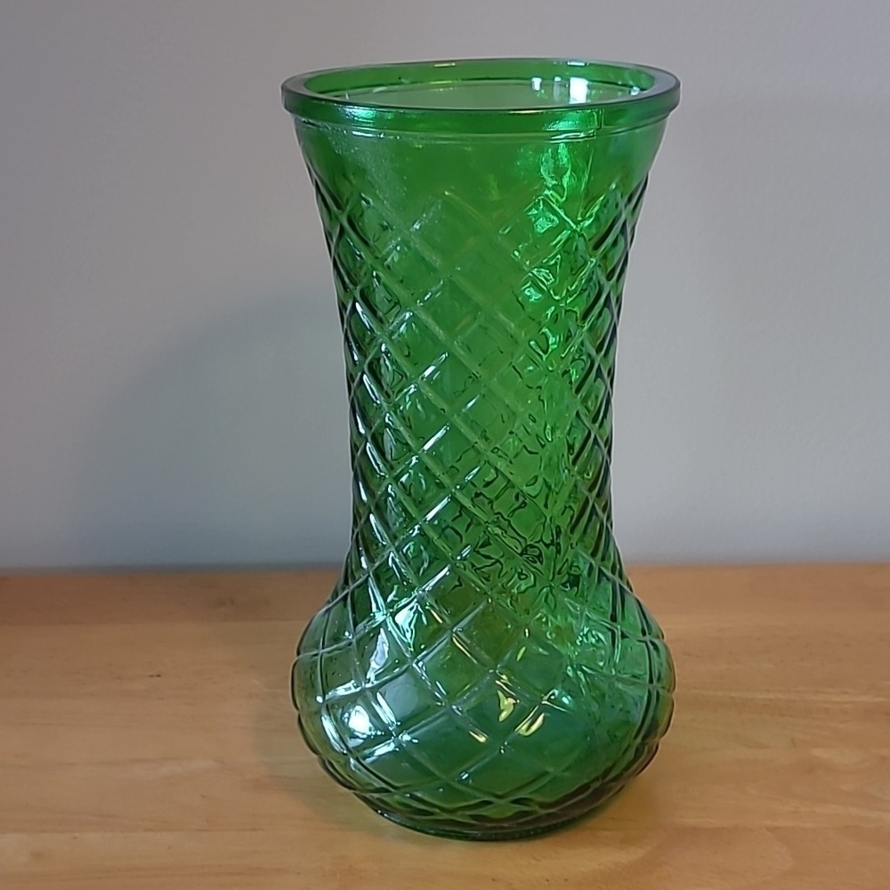 VINTAGE HOOSIER GLASS, Green Glass Lattice Pattern Vase